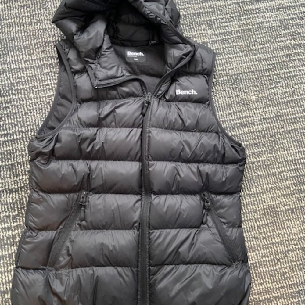 Black Ladies Bench Puffer Vest